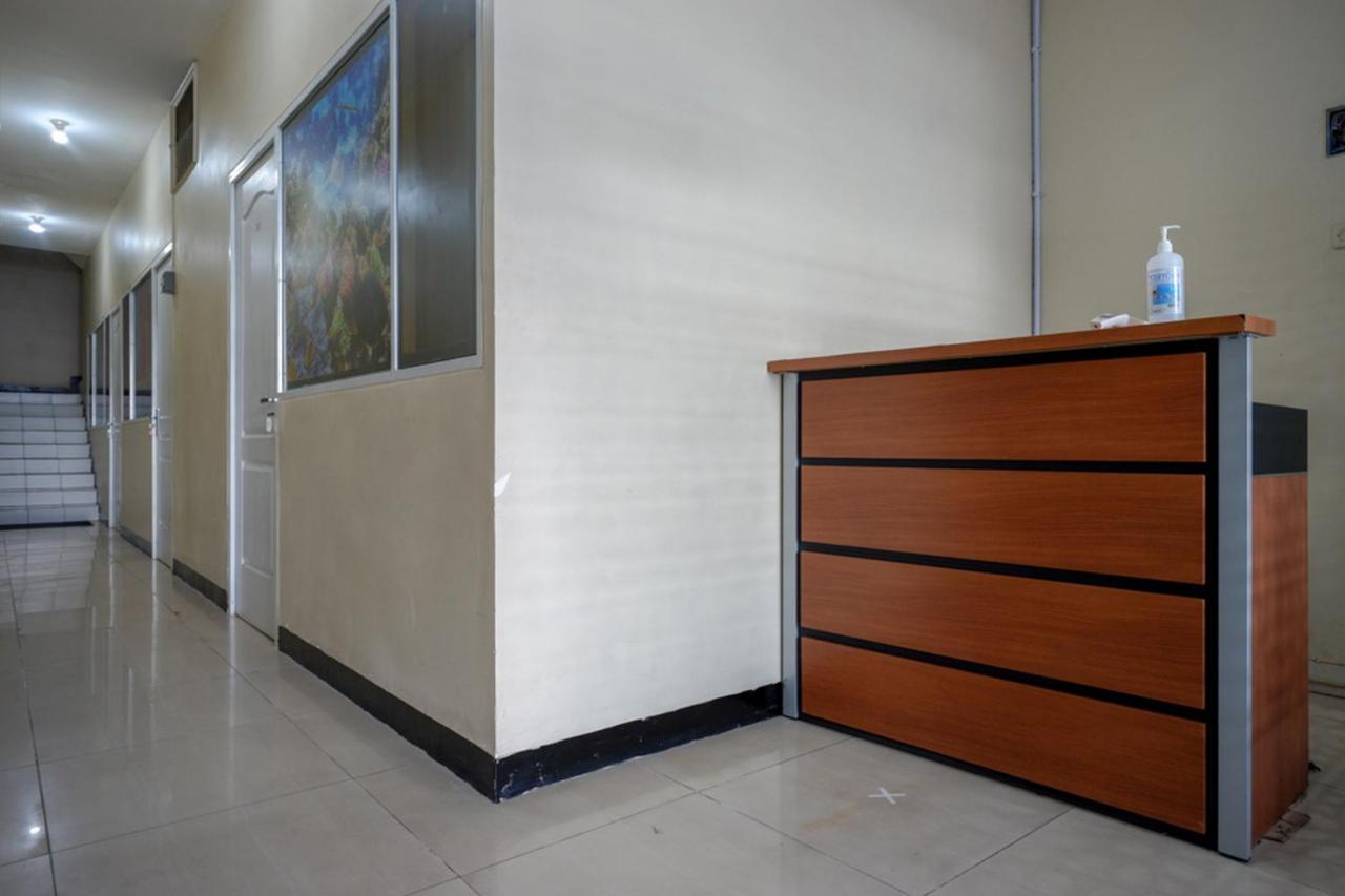 Reddoorz Near Universitas Diponegoro Semarang 2 Exterior photo