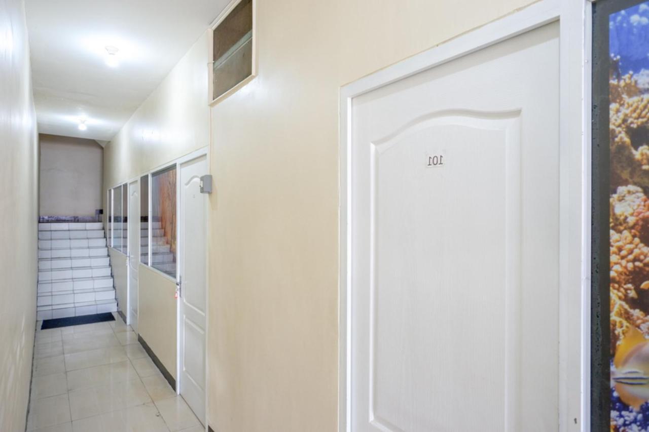 Reddoorz Near Universitas Diponegoro Semarang 2 Exterior photo