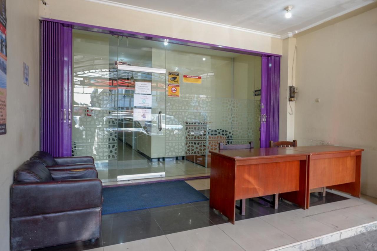 Reddoorz Near Universitas Diponegoro Semarang 2 Exterior photo