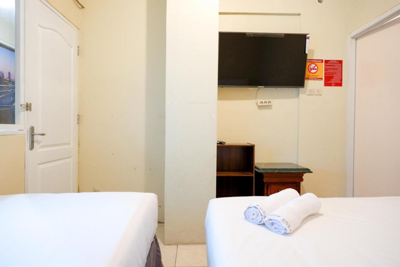 Reddoorz Near Universitas Diponegoro Semarang 2 Exterior photo